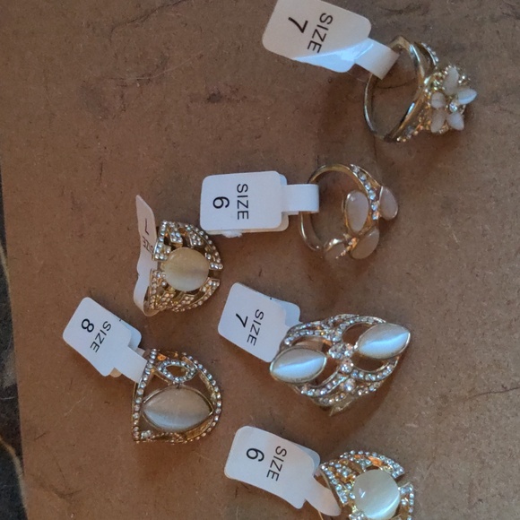 Bundle lot of assorted Jewelry Rings 10 Pieces Size 6,7,8 - Picture 3 of 11